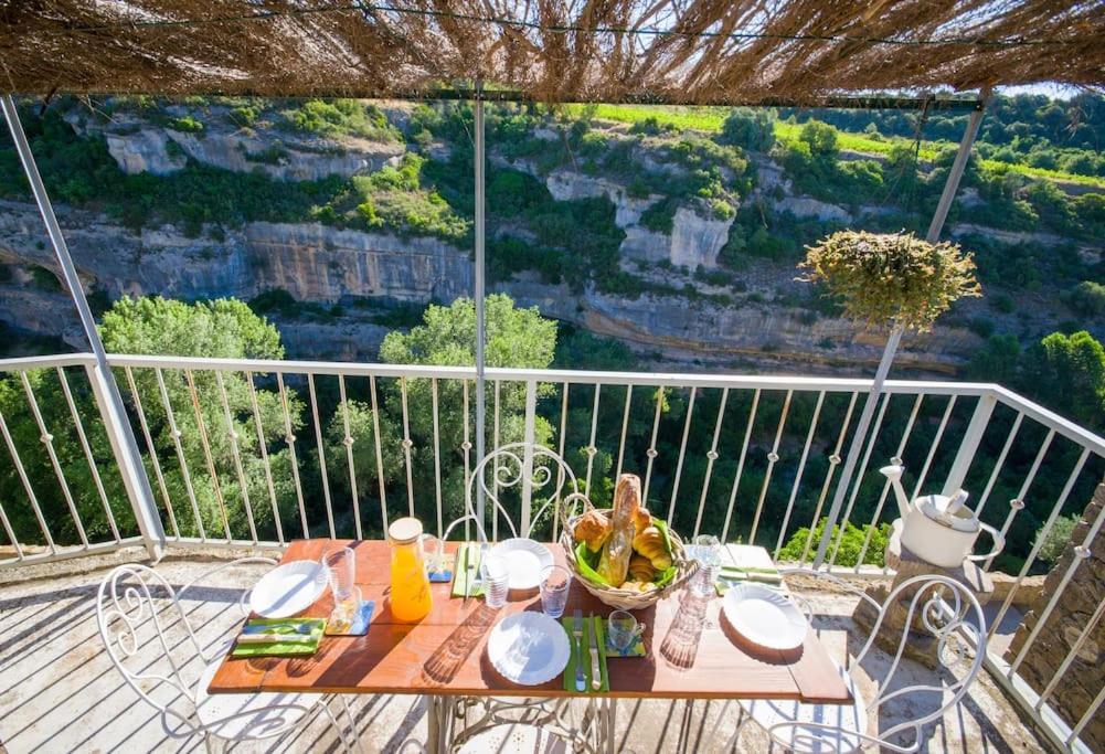 Le Brianyourhosthelper Minerve Exterior foto